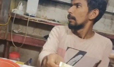 திருப்பூர் தாராபுரம் ரோடு  புதூர் பிரிவில் உள்ள கிருஷ்ணா பேக்கரியில் பகிரங்கமாக குட்கா விற்கும் காட்சி