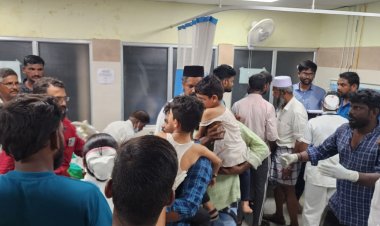 துயர சம்பவம் மேட்டுப்பாளையம்  சுற்றுலா பேருந்து கவிழ்ந்து விபத்து; 30 பேர் படுகாயம்; சிறுவன் பலி!!!