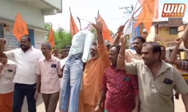 கள்ளக்குறிச்சியில் விஷம் சாராயம் அருந்தி 55 பேர் உயிரிழந்துள்ள நிலையில் தமிழக அரசை கண்டித்து தேனியில் முதலமைச்சர் மு.க ஸ்டாலின் உருவ பொம்மையை எரிக்க முயன்ற சிவசேனா கட்சியினரால் பெரும் பரபரப்பு ஏற்பட்டது