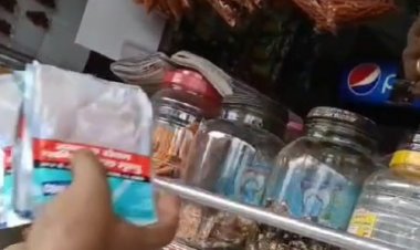 திருப்பூர் எம் எஸ் நகரில் ஸ்ரீ உதயம் புக் ஸ்டோரில் தமிழக அரசால் தடை செய்யப்பட்ட ஹான்ஸ் அமோக விற்பனை காவல்துறை மற்றும் உணவு பாதுகாப்பு துறை அதிகாரிகள் நடவடிக்கை எடுக்க சமூக ஆர்வலர்கள் கோரிக்கை