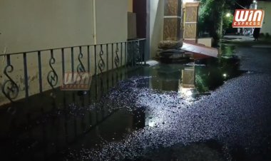 தேனியில் கழிவுநீர் சுத்திகரிப்பு நிலையத்தில் மோட்டார் பழுதடைந்து வீடுகளிலும் தெருக்களிலும் கழிவுநீர் வெளியேறி வருவதால் பொதுமக்கள் உடல் நல பாதிப்பு ஏற்பட்டு அவதிக்குள்ளாகி வருகின்றனர்.