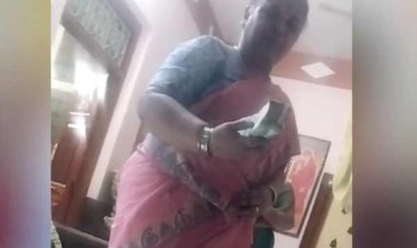 முறைகேடான பத்திர பதிவுக்கு லஞ்சம் வாங்கிய பெண் (பொ) சார் பதிவாளரின் வெளியான அதிர்ச்சி வீடியோ!.. ஐஜி அதிரடி சஸ்பெண்ட் செய்து உத்தரவு!